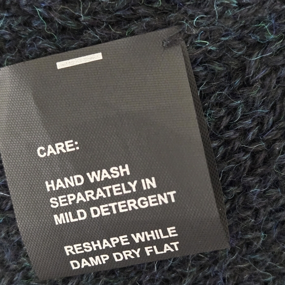 Indigenous 100% Alpaca Cardigan Forest Green Color Made in Peru Size Large - Picture 15 of 16